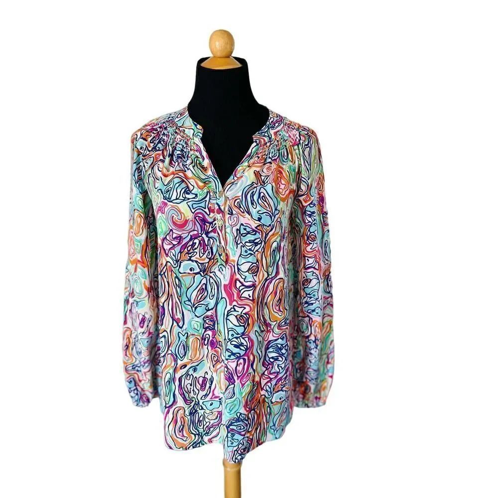 Lilly Pulitzer Women's XS Elsa Silk Smocked Top in WhatāA CatfishāMulti